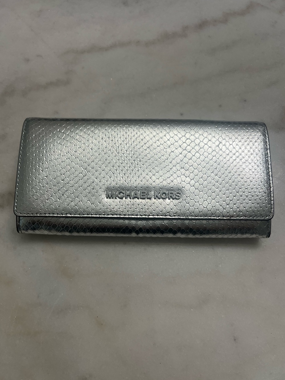 MICHAEL KORS Metallic Silver Textured Continental Wallet